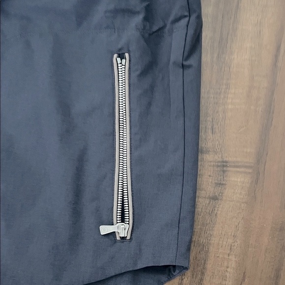 New Peter Millar Midnight Blue Vest with Zipper Accents size S - Picture 9 of 12